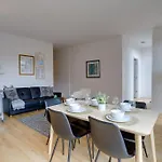 Fantastic 3Br Condo At Shaw With Gym
